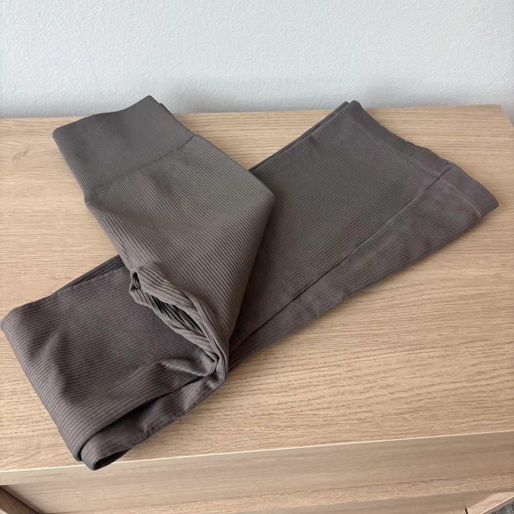 Brown Ribbed Leggings